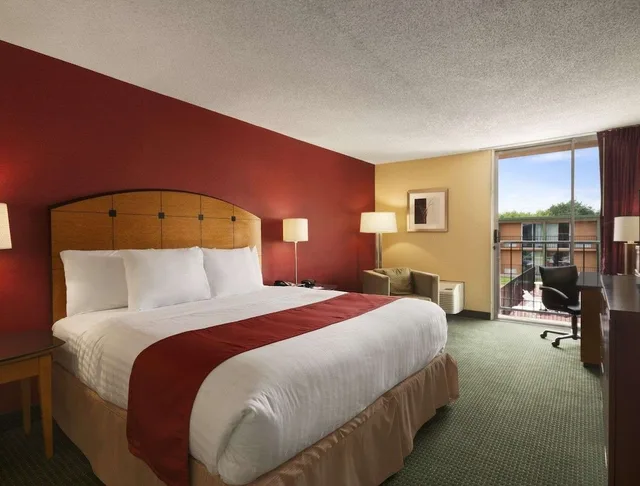 غرفة قياسية بسرير كينج، Baymont By Wyndham Salem Roanoke Area 4/10