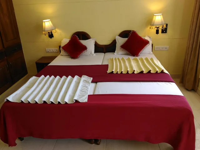 Standard, Beach Florra Inn 2/3