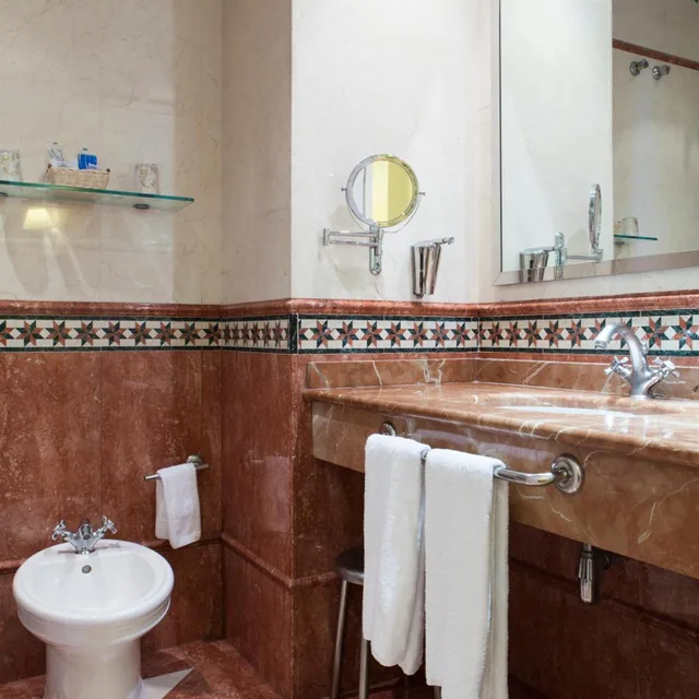 غرفة بسرير مزدوج أو سريرين منفصلين، Hotel Cervantes 7/8