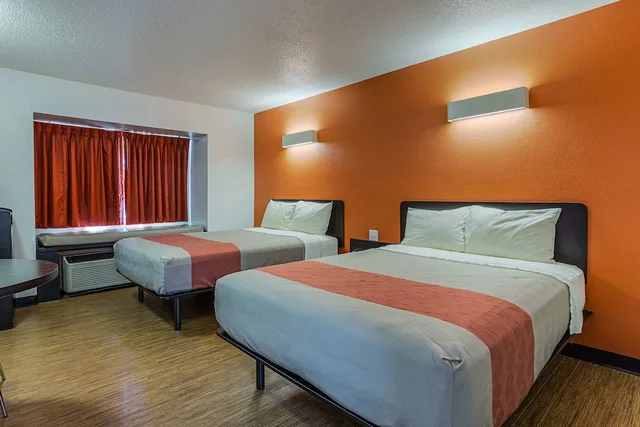 غرفة قياسية بسريرين كوين، Motel6 Simpsonville, SC - Greenville 4/10