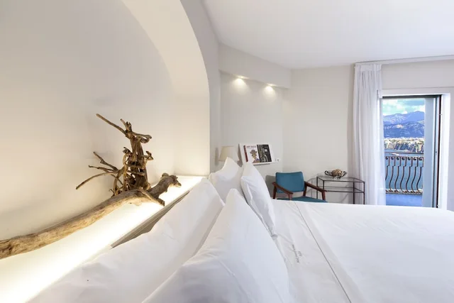 غرفة كومفورت بسرير كينج بإطلالة على البحر بشرفة، Hotel Belair 8/10
