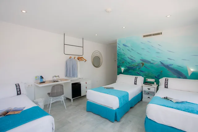Room, Triple, Casual Del Mar Malaga 1/4