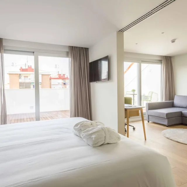 جناح جونيور بشرفة، ARTIEM Madrid Hotel 1/4