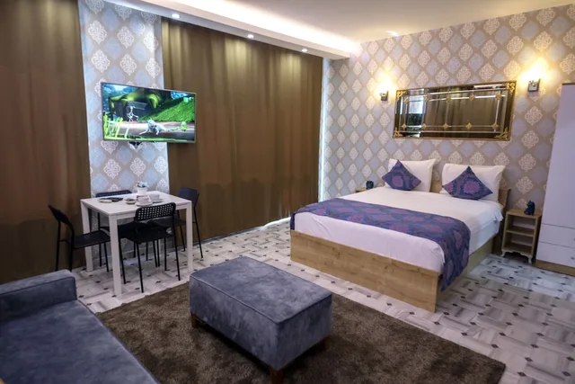 غرفة ديلوكس بسرير كوين بإطلالة على البحر بشرفة مع أريكة، Royal Taksim Suites 2/3