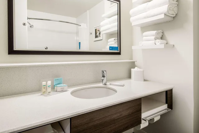 Room, King Bed, Living Area, Exterior Entrance, Hampton Inn Suites Las Vegas Henderson 3/3