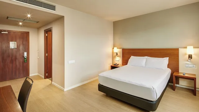 غرفة سوبيريور بسرير مزدوج وسرير فردي مع سرير إضافي، Sercotel Ciutat de Montcada 2/9