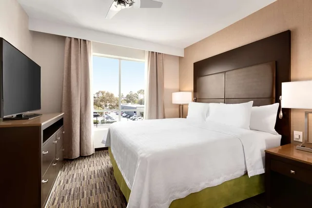 جناح بريميوم بسرير كينج، Homewood Suites By Hilton Irvine John Wayne Airport 1/3