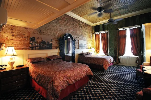 غرفة ديلوكس بسريرين كوين، The Olivier House Hotel 4/6