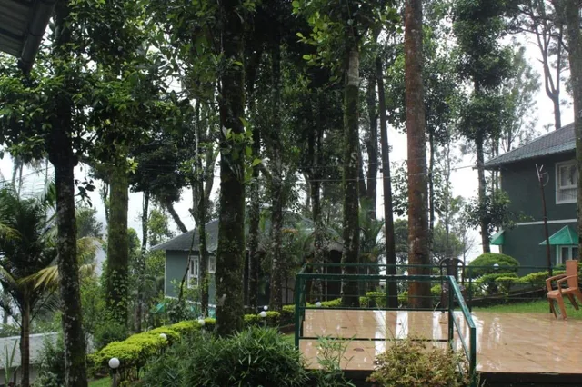 BLUE BELLS VALLEY RESORT، مونار 45/55