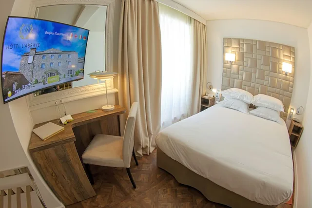 Roof Top, Queen Bed، Hostellerie De L Abbaye 3/5