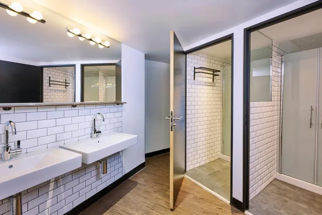 Mixed Dorm, 10 Beds, City View، Generator Hostel Paris 3/3