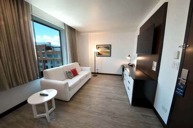 غرفة ديلوكس بسرير مزدوج، Four Points by Sheraton San Jose Sabana 8/10
