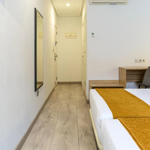 Room, Triple, Hotel Altiana 4/10