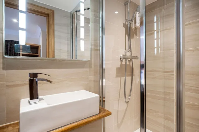 غرفة صغيرة بسرير مزدوج، Comfort Inn Hyde Park 3/3