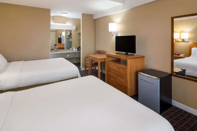 غرفة بسريرين مزدوجين، SureStay by Best Western North Vancouver Capilano 3/5