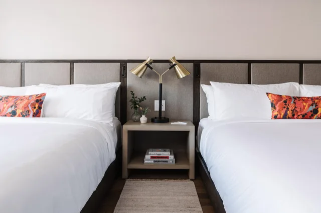 room, multiple beds, city view، The Alida, Savannah, a Tribute Portfolio Hotel 4/10