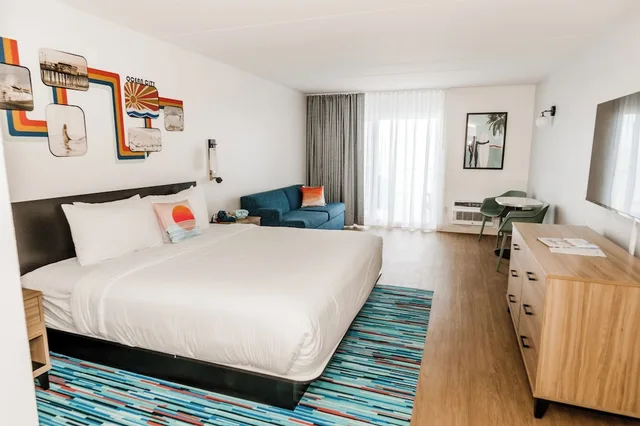 Room, 2 Queen Beds, Urban View, Sofa, Balcony, Atlantic OceanFront Inn 1/10
