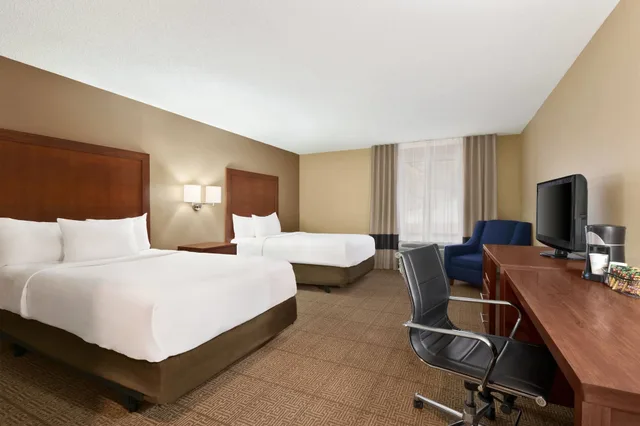 غرفة بسريرين مزدوجين، Baymont by Wyndham Rocky Mount 1/2
