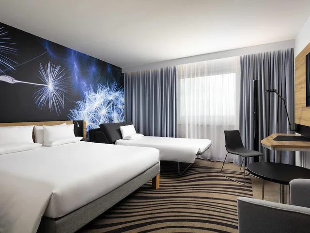غرفة سوبيريور بسرير كوين مع أريكة، Novotel Poznan Centrum 2/9
