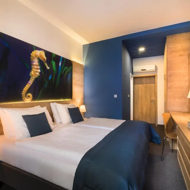 Comfort, Double or Twin Bed, Street View، Remisens Hotel Epidaurus 1/8