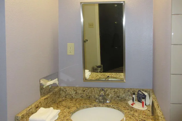 جناح بسرير كوين لذوي الإعاقة، Quality Inn & Suites Caldwell I-77 3/4