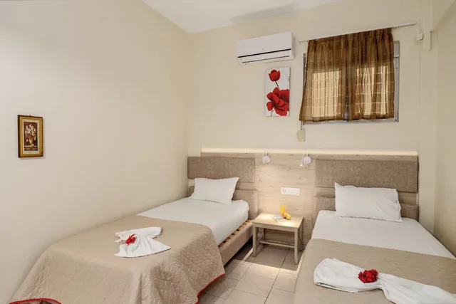 شقة بسرير مزدوج وسريرين منفصلين بإطلالة على الجبل بغرفة نوم واحدة، Sunrise Hotel and Apartments Rodakino 2/9