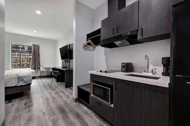 Studio, Double Bed, Studio6 Katy, TX – Energy Corridor 4/5