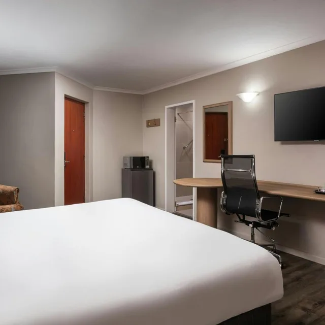 غرفة بسرير كينج، Protea Hotel by Marriott Cape Town Tyger Valley 7/20