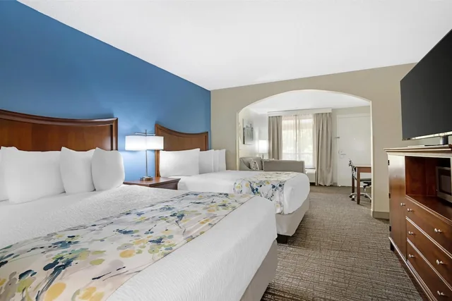 غرفة قياسية بسريرين كوين للمدخنين، Best Western Inn & Suites Monroe 5/6