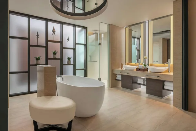 جناح بسريرين منفصلين بشرفة بغرفة نوم واحدة، THE RITZ-CARLTON, KOH SAMUI 5/6