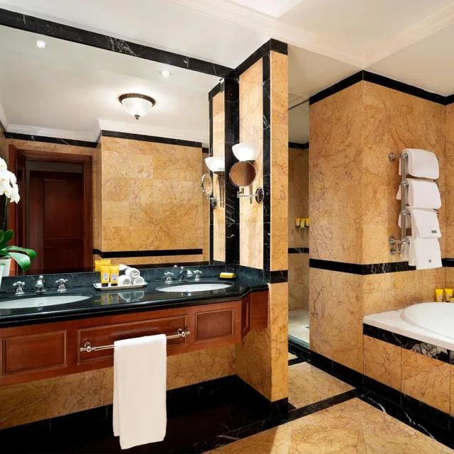 جناح تنفيذي بسرير كينج، The Westin Excelsior Roma 4/4