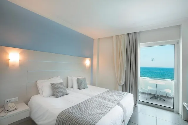 غرفة بسرير مزدوج بإطلالة على البحر، Rhodos Horizon Blu - Adults Only 1/1