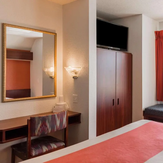 غرفة بسرير كوين للمدخنين لذوي الإعاقة، Motel6 Olathe, KS 4/7