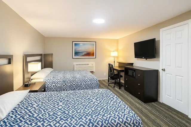 Room, 2 Double Beds, Catalina Airport Motel 2/10