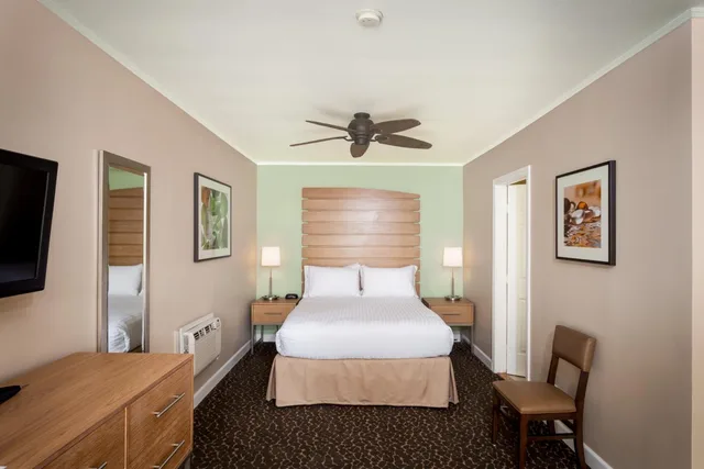 غرفة بسرير مزدوج لذوي الإعاقة، Holiday Inn Express and Suites La Jolla - Windansea Beach 2/4
