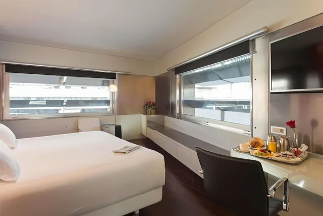 جناح جونيور بسريرين منفصلين مع سرير إضافي، NH Collection Barcelona Constanza 2/8