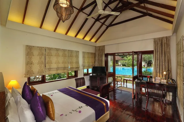 Premium, Cottage, Queen Bed, Pool Side، Aveda Kumarakom 2/3