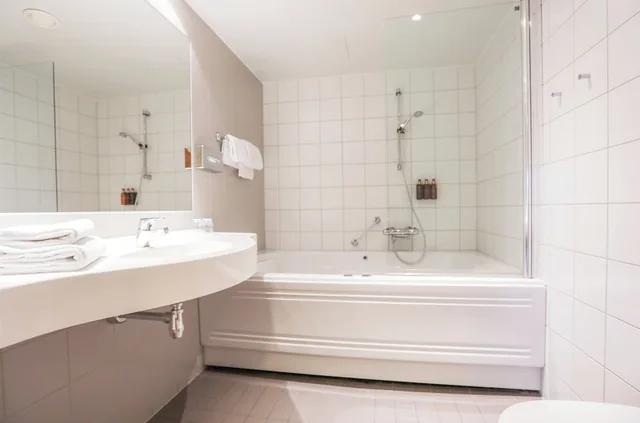 Suite, Double Bed, Sofa, Home Hotel Bryggeparken 8/10