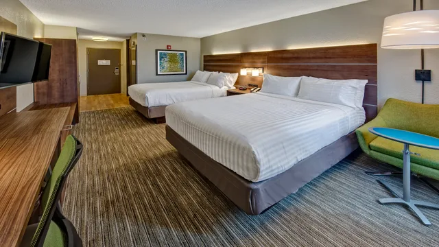 غرفة بسريرين لذوي الإعاقة، Holiday Inn Express Louisville Airport Expo Center 2/2
