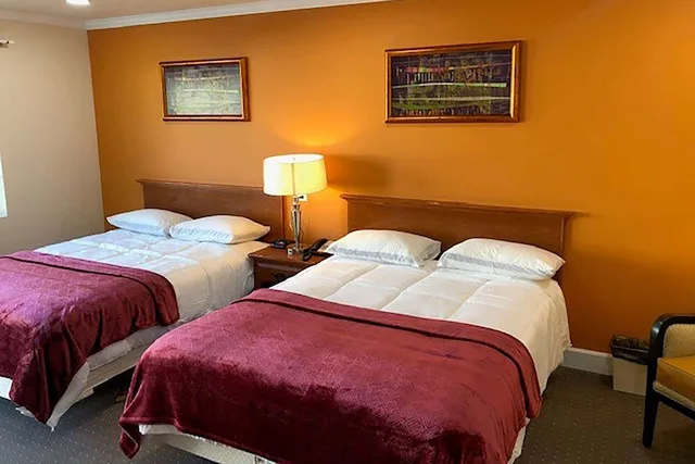 غرفة بسريرين كوين، Howard Johnson by Wyndham Ridgecrest, CA 3/6