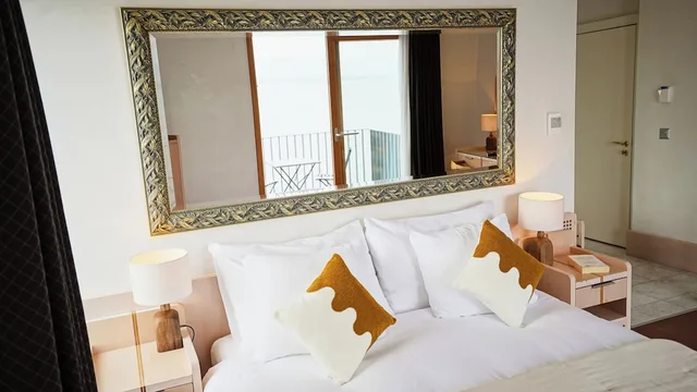 غرفة بسرير كوين بإطلالة على البحيرة، Hotel Real Nyon 3/9