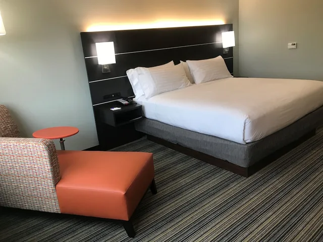 غرفة قياسية بسرير كينج لذوي الإعاقة، Holiday Inn Express Suites Greenville Se Simpsonville 4/6