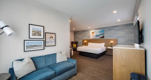 Studio, Suite, King Bed, Sofa, Corner, Ayres Hotel Spa Moreno Valley 2/7