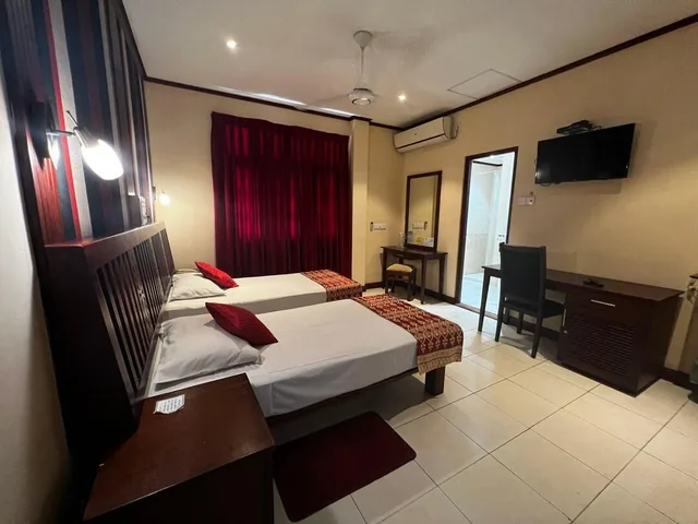 Standard Room, Colombo City Hotel 2/3