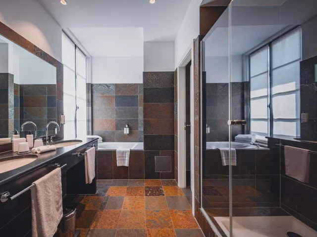 غرفة ديلوكس بسرير مزدوج، Cour du Corbeau Hotel Strasbourg - MGallery Collection 4/4