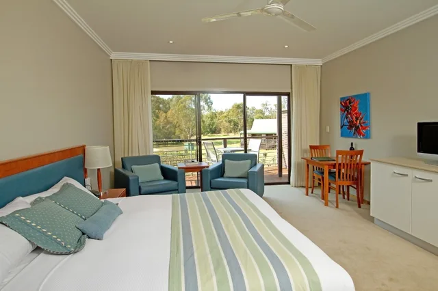 Vineyard, King Bed، HERMITAGE LODGE 4/5