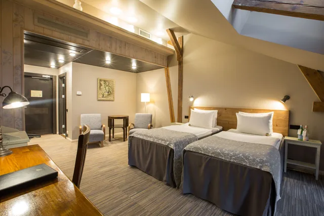 Loft, Queen Bed, Promenade Hotel 3/7