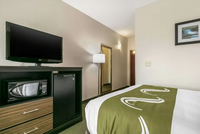 غرفة بسريرين كوين، Quality Inn Monteagle, TN 3/4