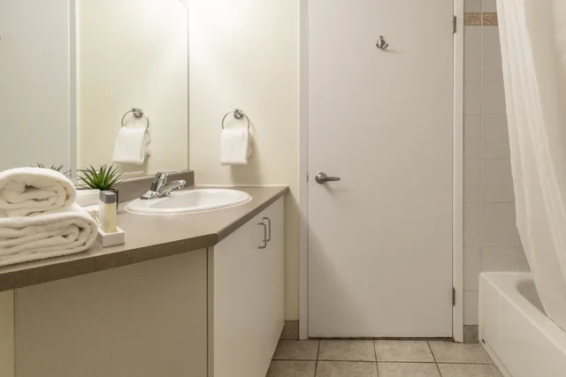 استوديو بسرير كينج، Hotel Faubourg Montreal 4/4