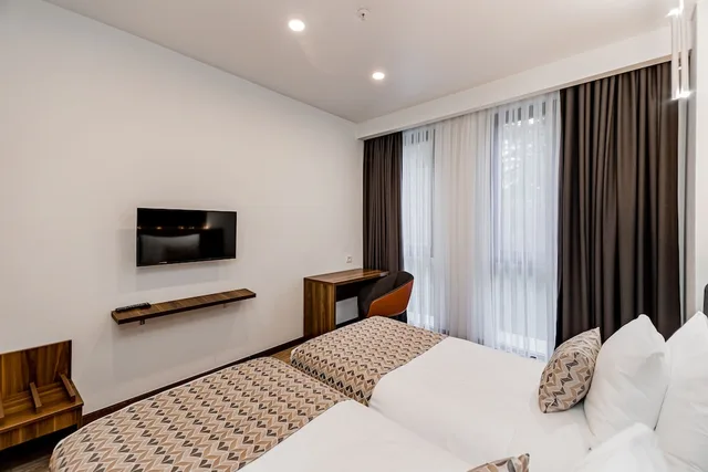 غرفة قياسية بسريرين منفصلين، Kutaisi Inn 4/6